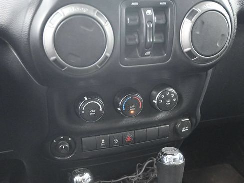 Used 2016 Jeep Wrangler Unlimited Sport w/ Quick Order Package 24S AWD/4WD image 13