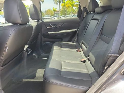 Used 2018 Nissan Rogue SL w/ Premium Package FWD image 8