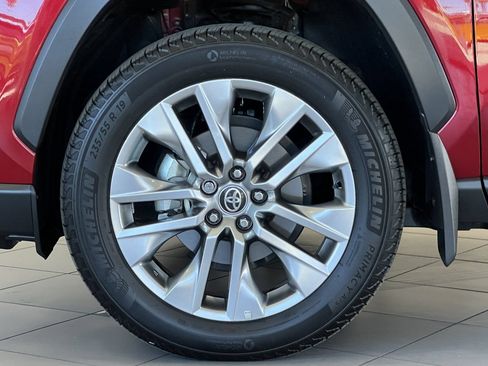 Used 2025 Toyota RAV4 XLE Premium FWD image 25