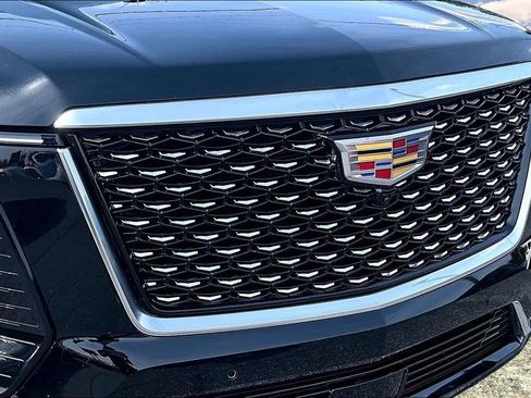 Used 2025 Cadillac Escalade Premium Luxury AWD/4WD image 34