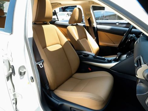 Used 2018 Lexus IS 300 AWD w/ Premium Package image 41