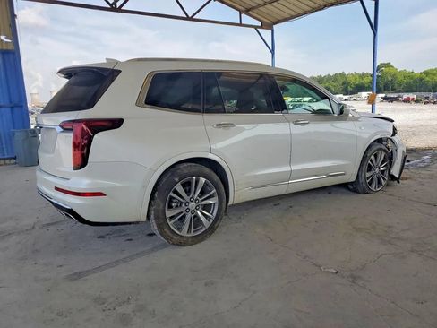 Used 2020 Cadillac XT6 Premium Luxury FWD image 3