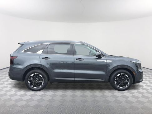 Used 2024 Kia Sorento S w/ Panoramic Sunroof Package FWD image 7