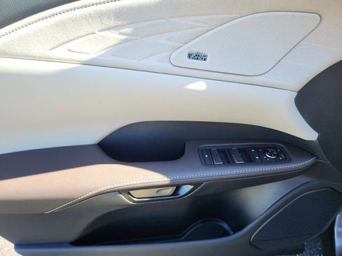 New 2025 Lexus RX 450h AWD w/ Luxury Package image 8