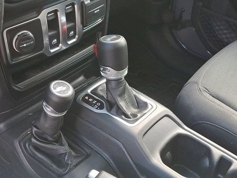 Used 2020 Jeep Wrangler Sport AWD/4WD image 14