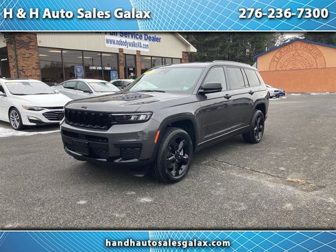 Used 2023 Jeep Grand Cherokee L Laredo image 1