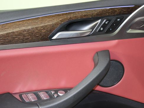 Certified 2025 BMW X4 xDrive30i image 22