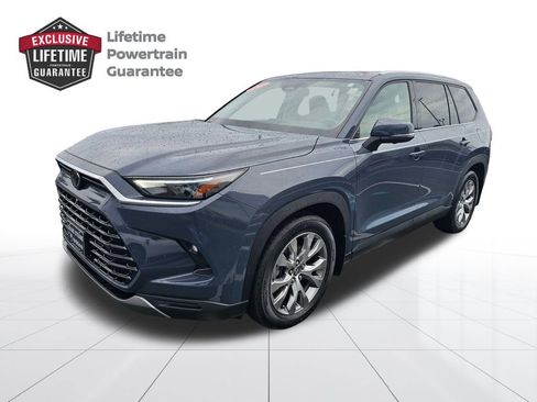 Used 2024 Toyota Grand Highlander FWD image 1