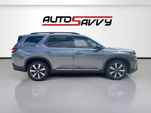 Used 2025 Honda Pilot Elite image 1