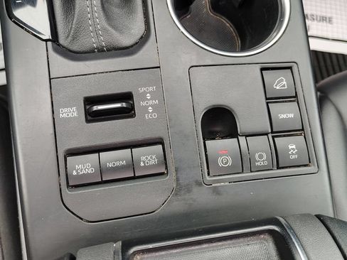 Used 2023 Toyota Highlander XLE AWD/4WD image 41