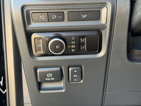 Used 2023 Ford F150 Lariat AWD/4WD image 35