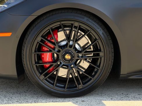 Used 2026 Porsche Panamera GTS image 11