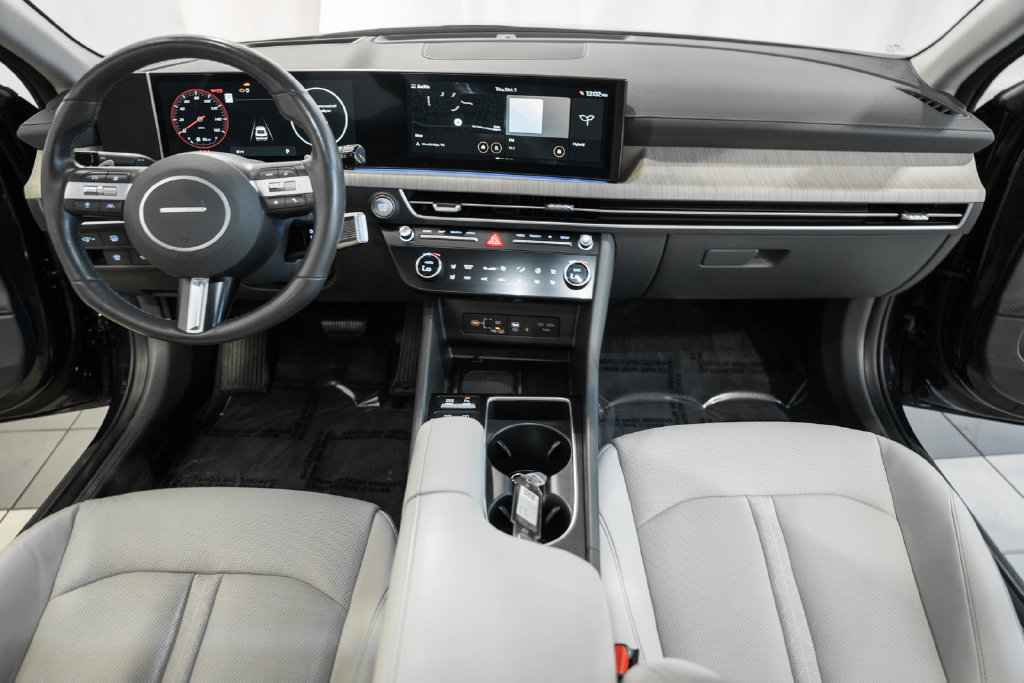 Used 2025 Hyundai Sonata Limited FWD image 17