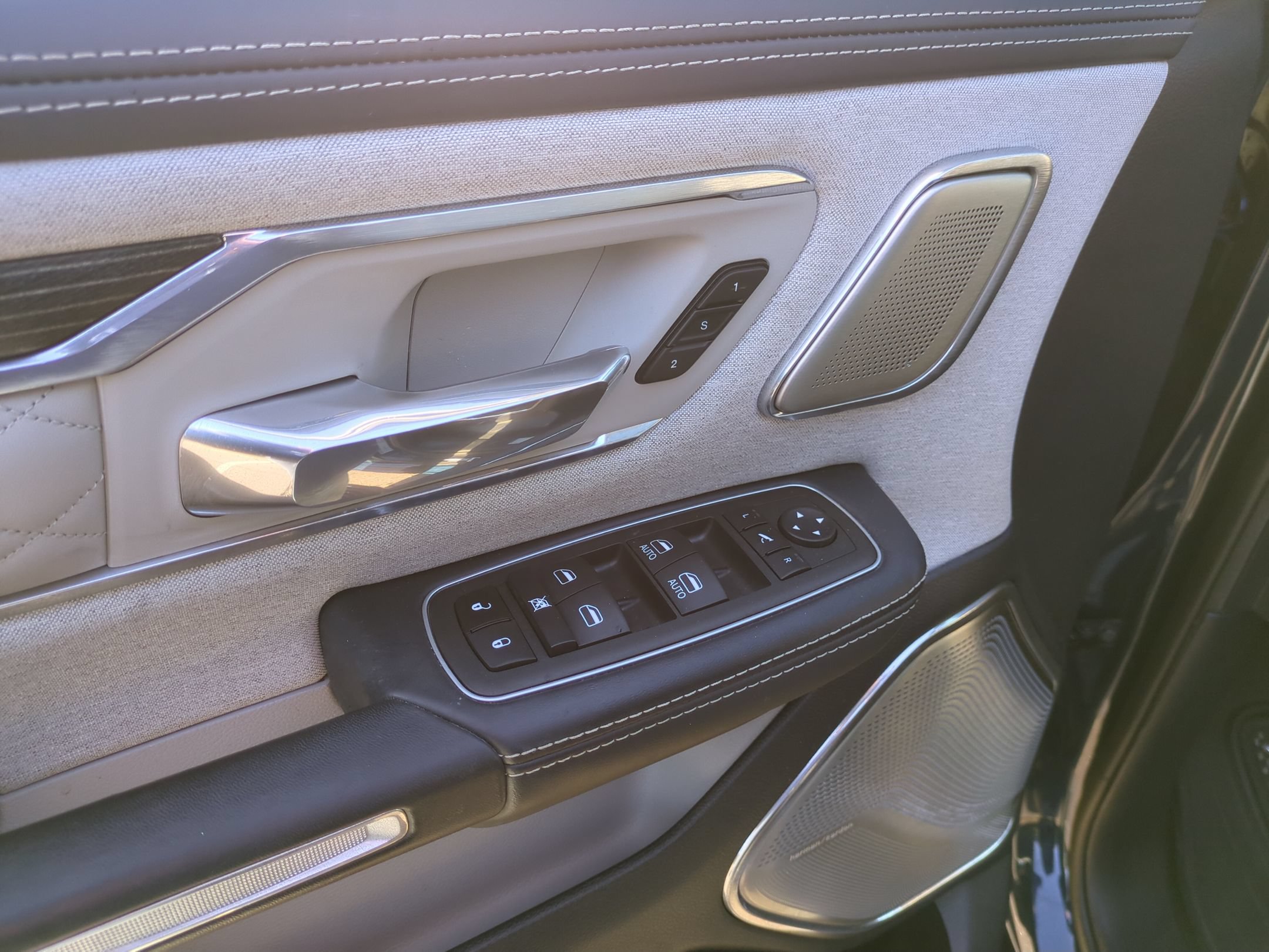 Used 2022 RAM 1500 Limited AWD/4WD image 14