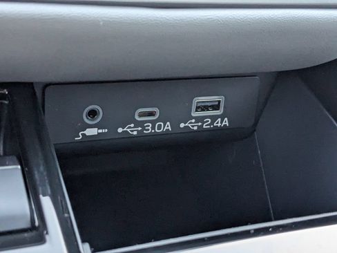 Used 2025 Subaru Outback Premium AWD/4WD image 21