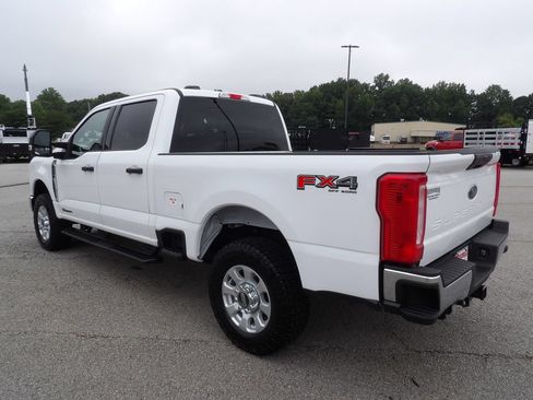 Used 2024 Ford F250 XLT w/ FX4 Off-Road Package AWD/4WD image 4