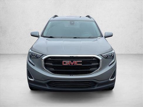 Used 2020 GMC Terrain SLE w/ Driver Convenience Package FWD image 2