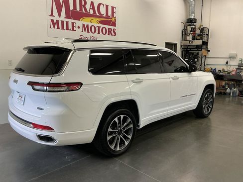 Used 2021 Jeep Grand Cherokee L Overland w/ Luxury Tech Group IV AWD/4WD image 7