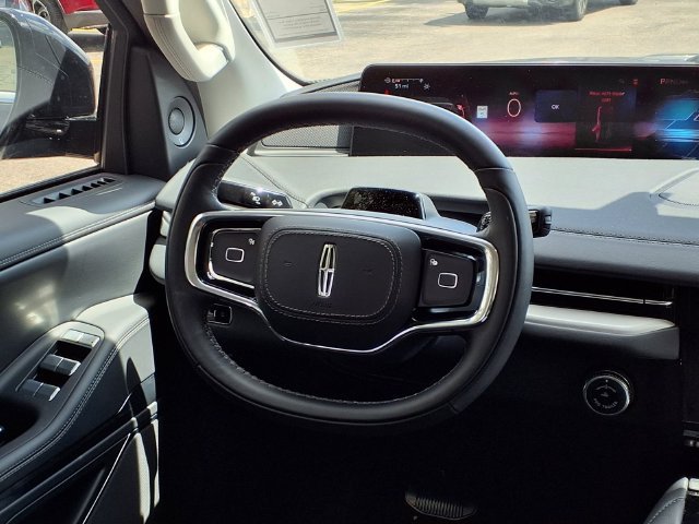 New 2026 Lincoln Navigator Premiere AWD/4WD image 10