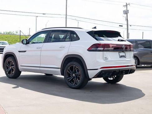 New 2026 Volkswagen Atlas Cross Sport SEL R-Line image 4