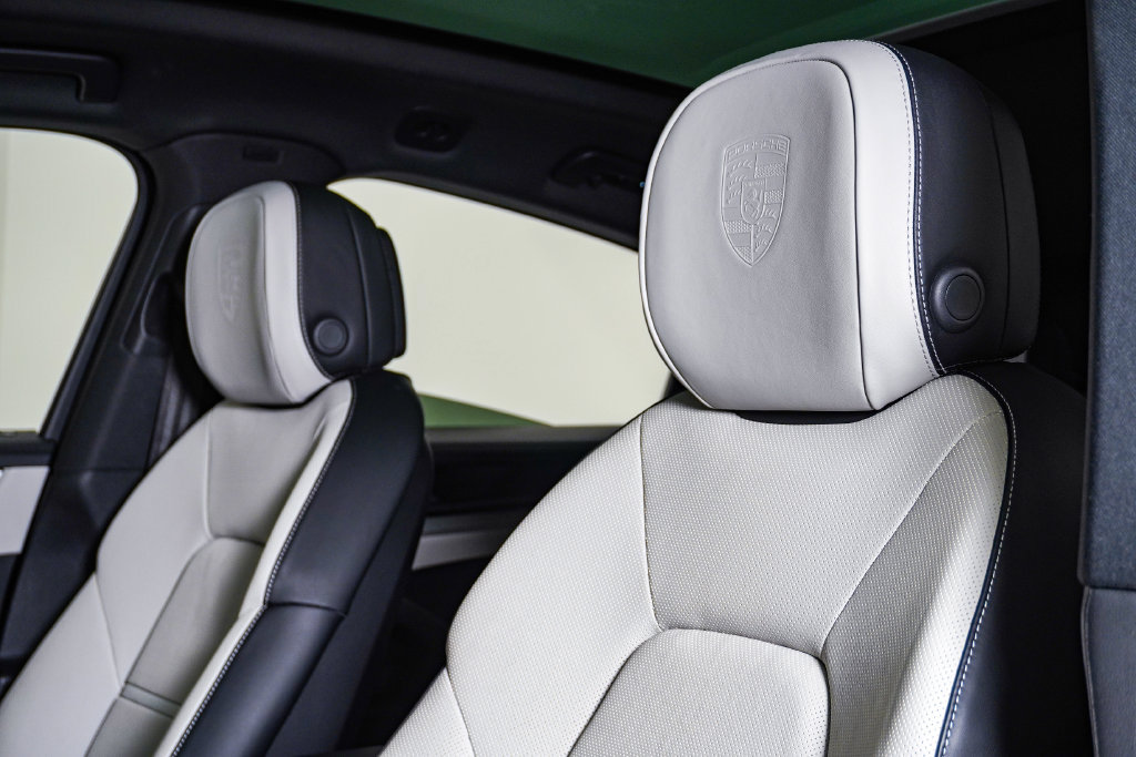 Certified 2026 Porsche Cayenne Coupe AWD/4WD image 18