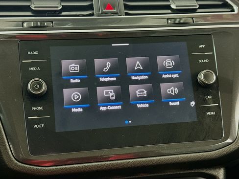 Used 2022 Volkswagen Tiguan SE AWD/4WD image 15