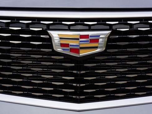 Used 2024 Cadillac XT6 Premium Luxury image 15