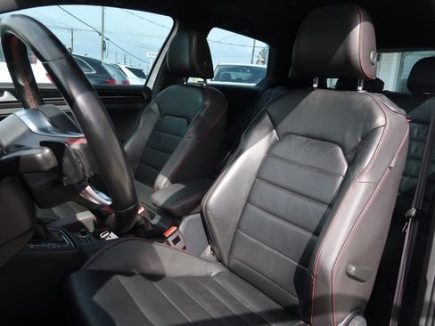 Used 2015 Volkswagen GTI SE FWD image 12