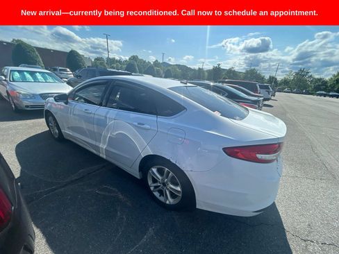 Used 2018 Ford Fusion SE w/ Fusion SE Technology Package FWD image 14