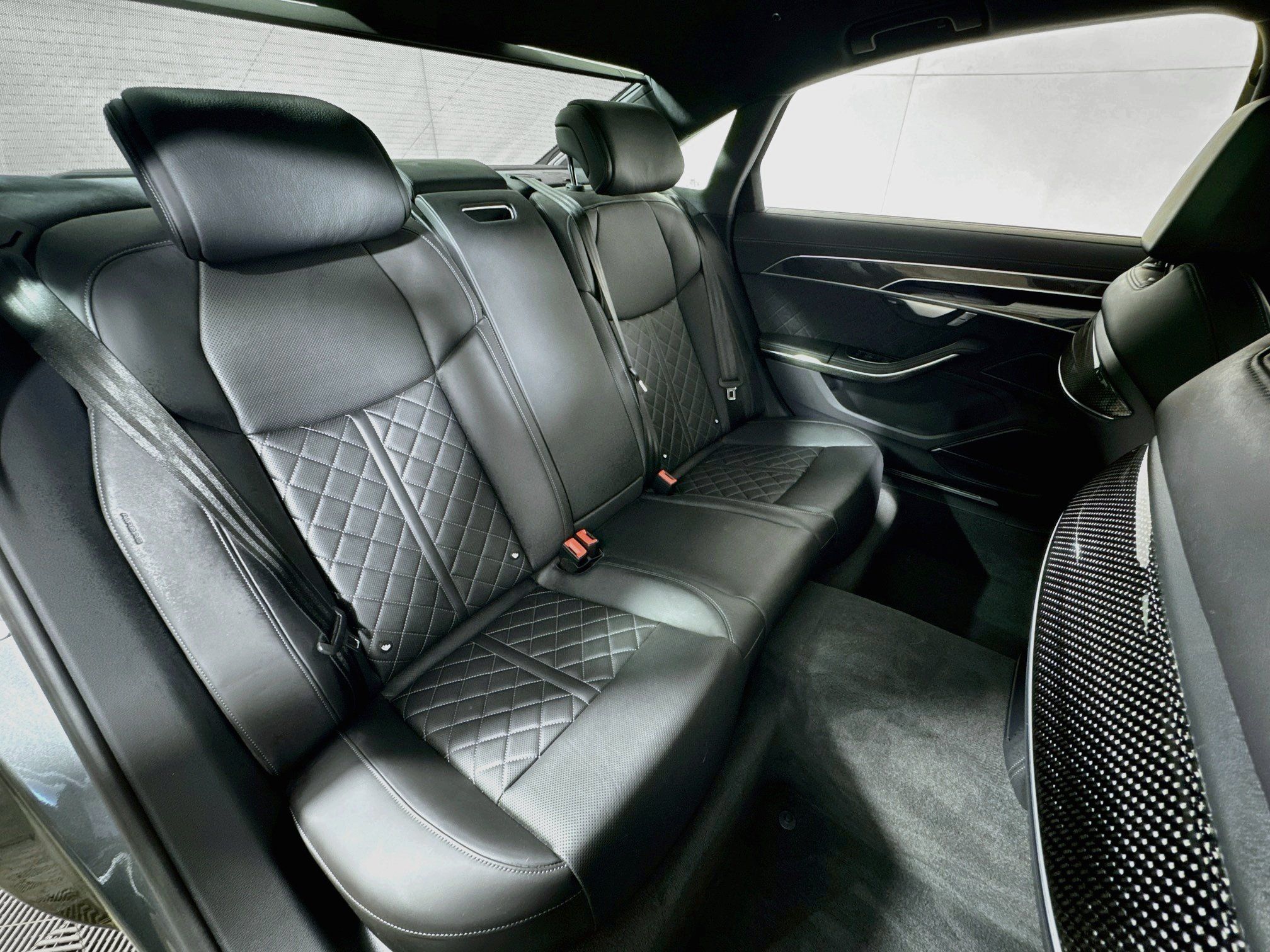 Used 2023 Audi S8 w/ S8 Comfort Plus Package AWD/4WD image 29