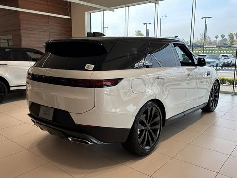 New 2026 Land Rover Range Rover Sport SE AWD/4WD image 5