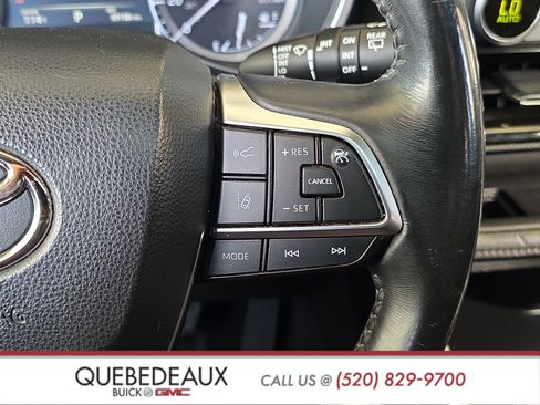 Used 2021 Toyota Highlander XSE FWD image 14