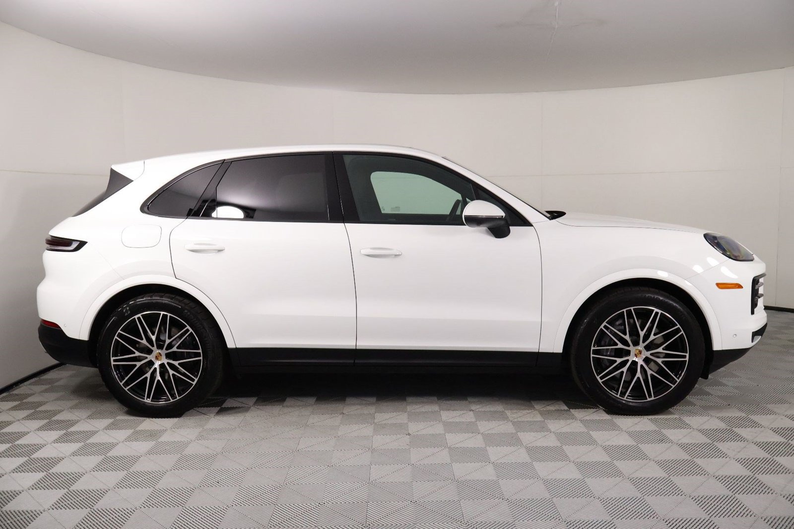 Certified 2026 Porsche Cayenne AWD/4WD image 8