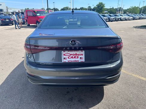 Used 2025 Volkswagen Jetta Sport FWD image 6