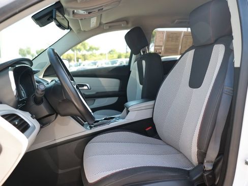 Used 2015 GMC Terrain SLE w/ Convenience Package FWD image 17