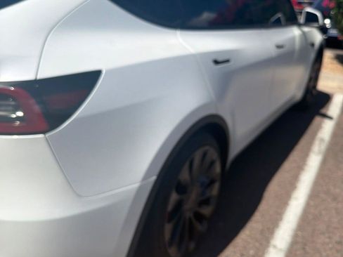 Used 2024 Tesla Model Y Performance AWD/4WD image 4