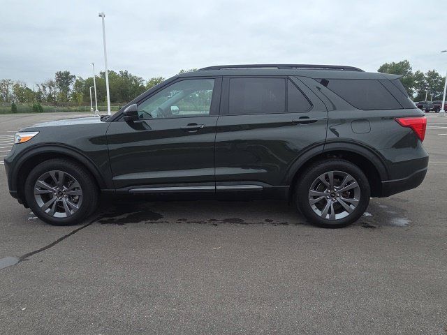 Used 2024 Ford Explorer XLT w/ Equipment Group 202A AWD/4WD image 15