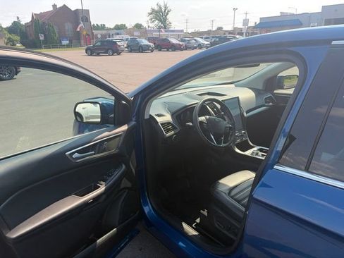 Used 2023 Ford Edge SEL AWD/4WD image 9