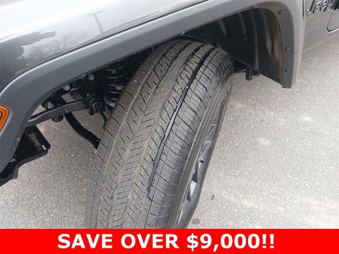 New 2025 Jeep Gladiator Sport image 31