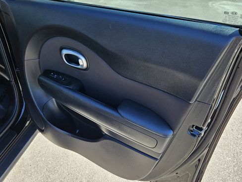 Used 2015 Kia Soul image 12