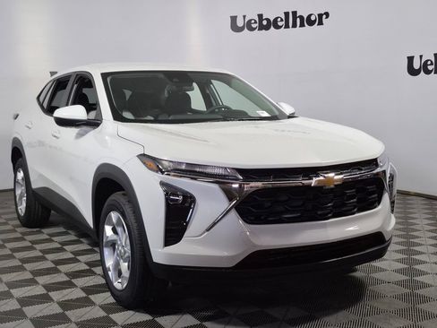 New 2026 Chevrolet Trax LS w/ LS Convenience Package FWD image 1
