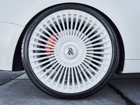 Used 2019 Rolls-Royce Wraith image 21