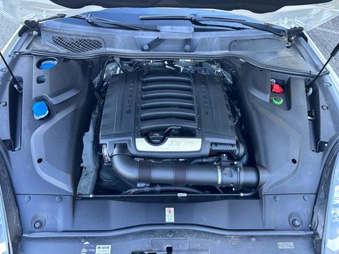 Used 2016 Porsche Cayenne AWD/4WD image 35