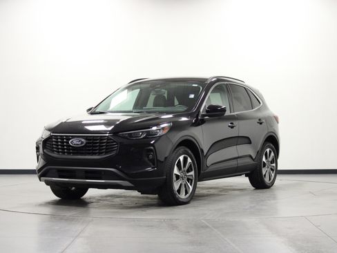 Used 2025 Ford Escape Platinum image 8