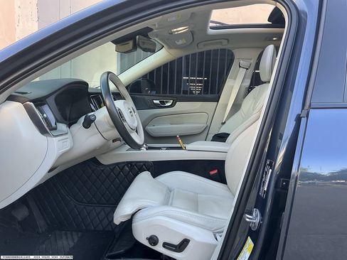 Used 2024 Volvo XC60 T8 Ultimate w/ Climate Package AWD/4WD image 8