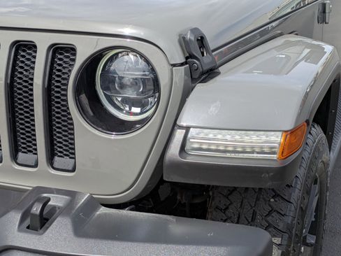 Used 2023 Jeep Wrangler Unlimited Sahara AWD/4WD image 10