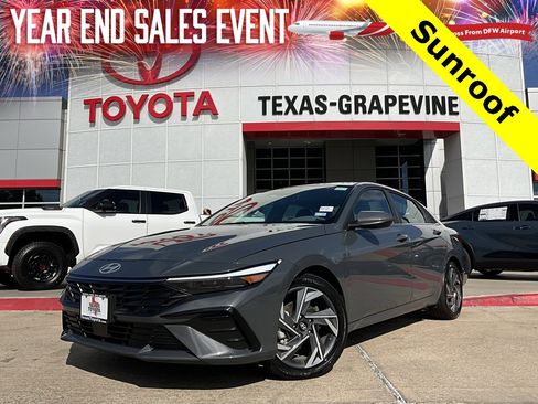 Used 2025 Hyundai Elantra SEL image 1