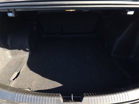 Used 2025 Chevrolet Malibu LT image 32