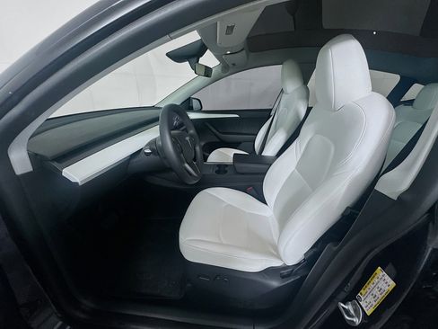 Used 2025 Tesla Model Y Long Range AWD/4WD image 13