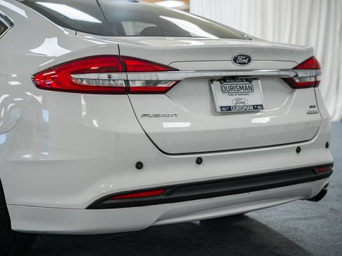 Used 2017 Ford Fusion SE FWD image 6